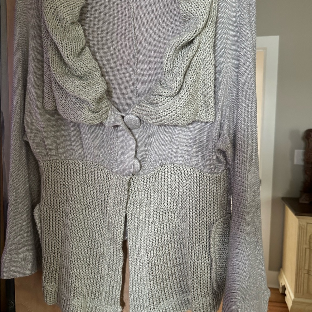 La Cite’ Paris gray V neck collared tailored waist sweater